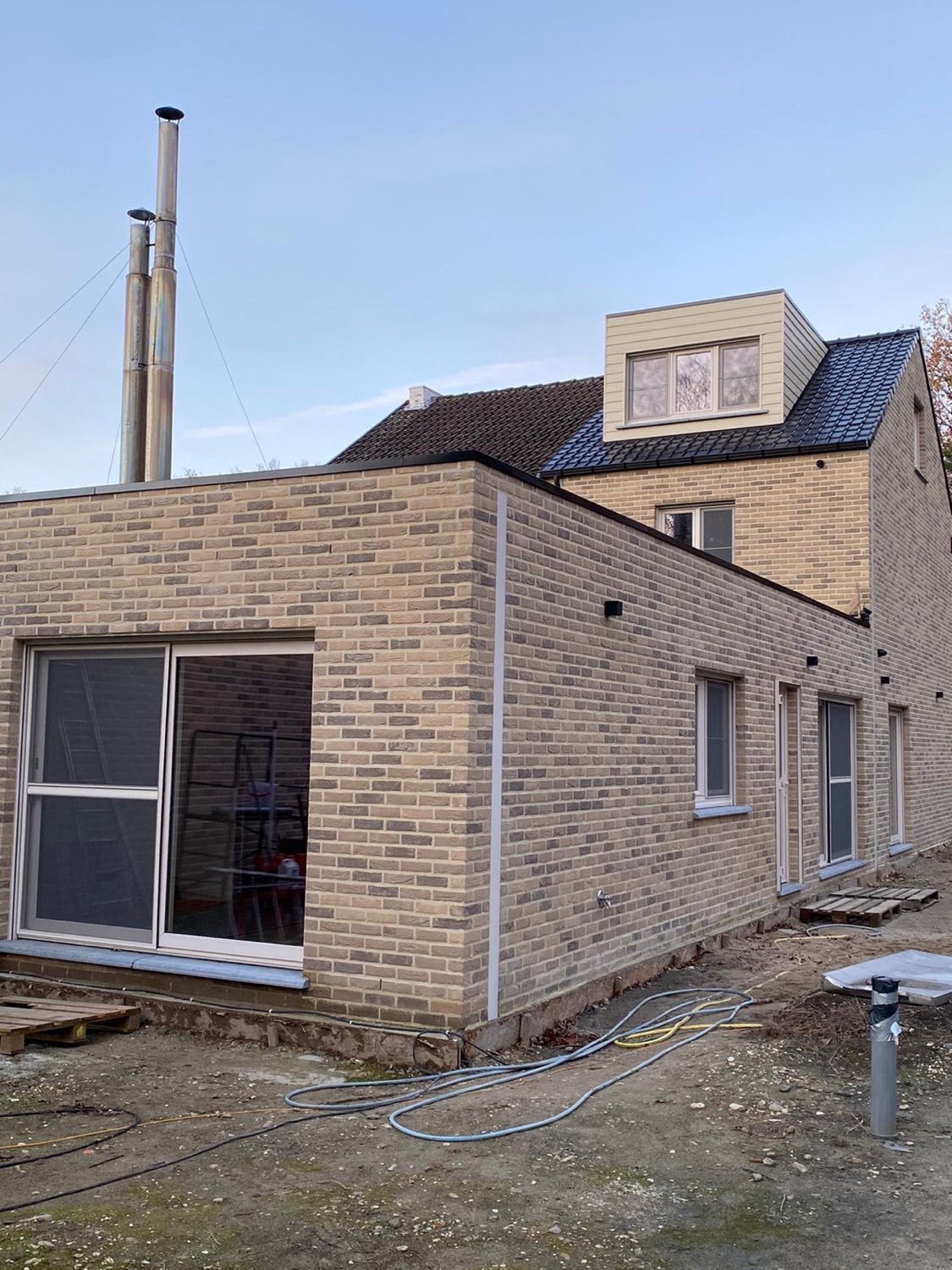 Hedendaagse woning in Genk — bouwvolume