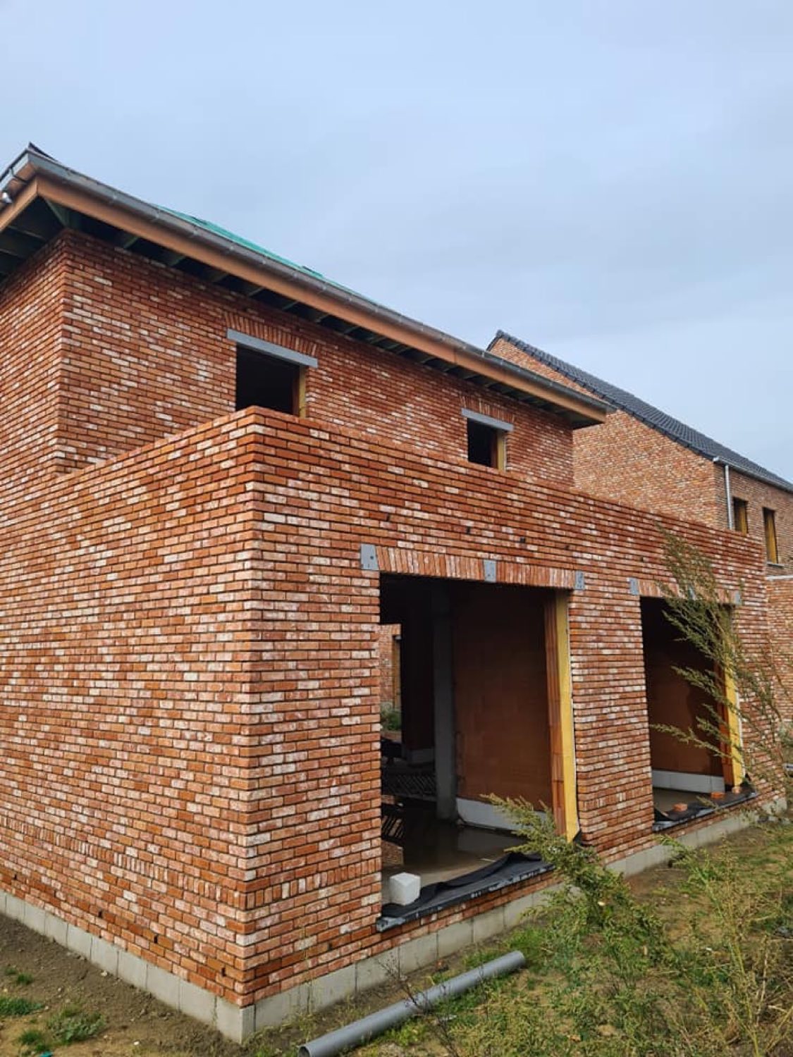 Ruwbouw pastorijwoning in Oudsbergen — metselwerk detail